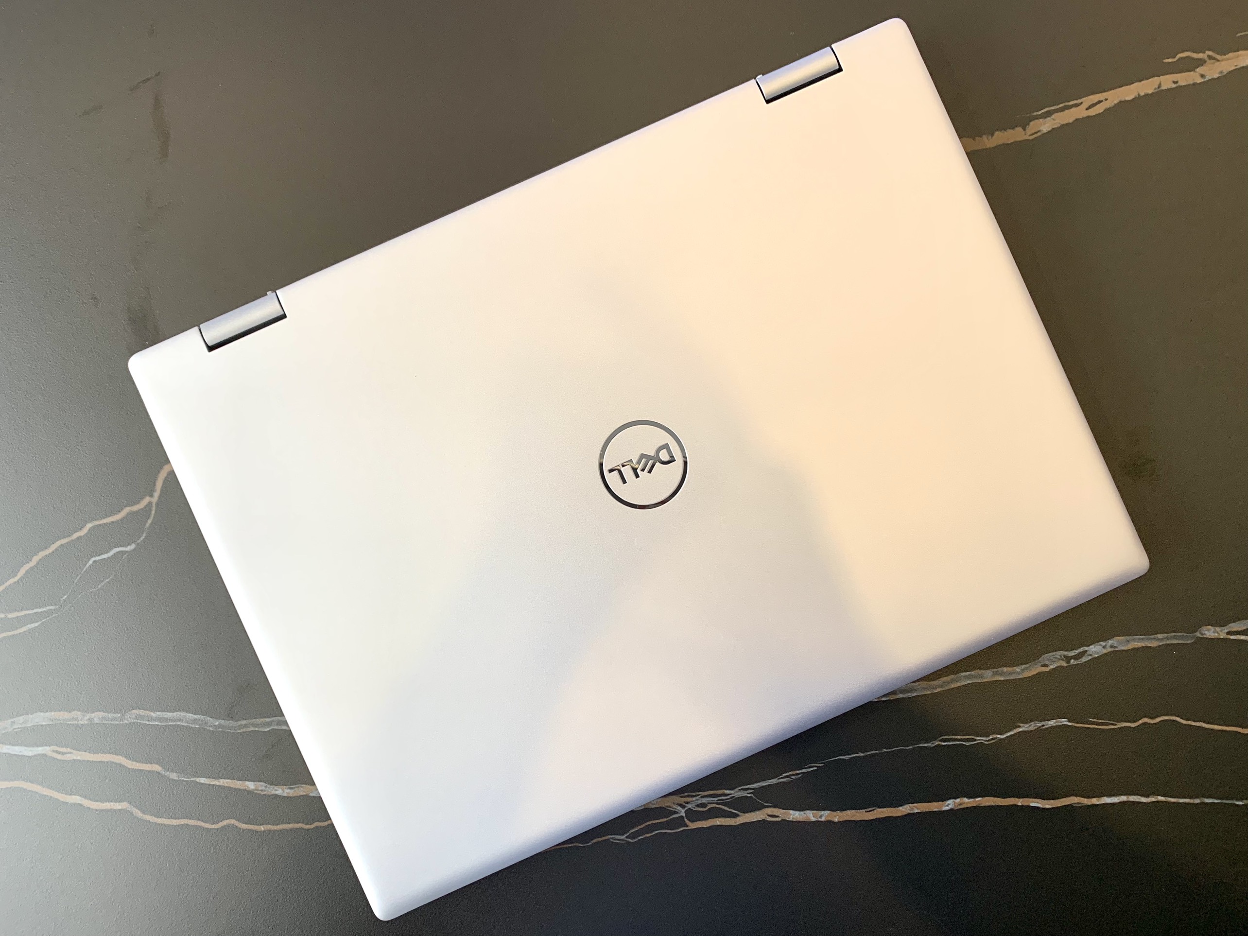 Thiết kế laptop dell inspiron 7420 2in1